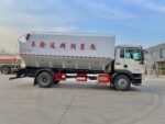 HOWO 4X2 bulk feed transport truck - Image 4
