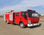 Пожарная машина с цистерной для воды ISUZU