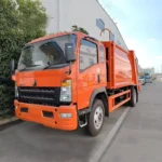12m³garbage compression truck SINOTRUK - Image 2