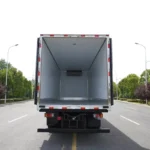 ⁦26-foot refrigerated truck ISUZU⁩ - الصورة ⁦5⁩