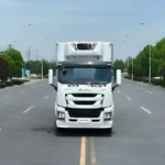 ⁦26-foot refrigerated truck ISUZU⁩ - الصورة ⁦6⁩